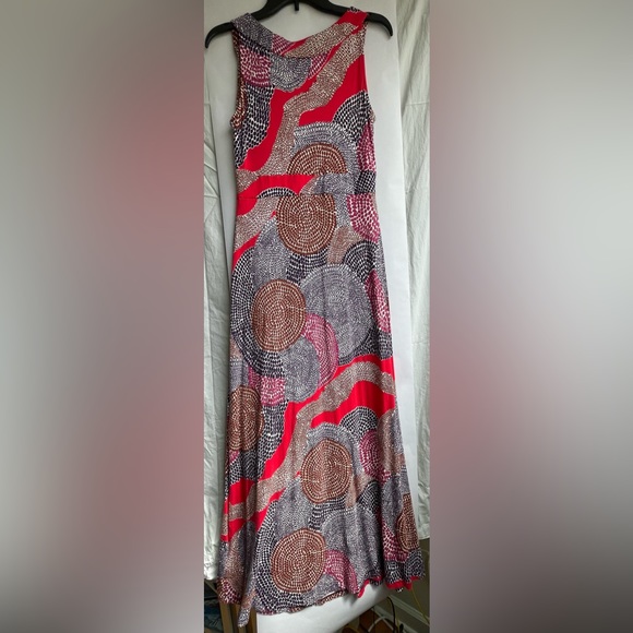 Beautiful Boden maxi dress, flattering v neck and smocked waist, size 8 - Picture 4 of 6